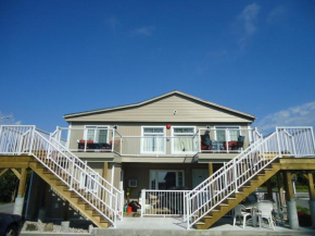 Bayside Inn & Waterfront Suites